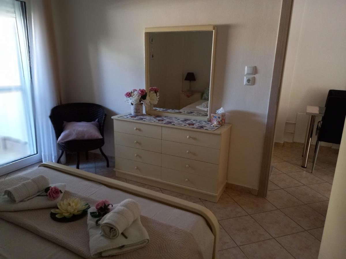 Peramos Apartments Néa Péramos Dış mekan fotoğraf