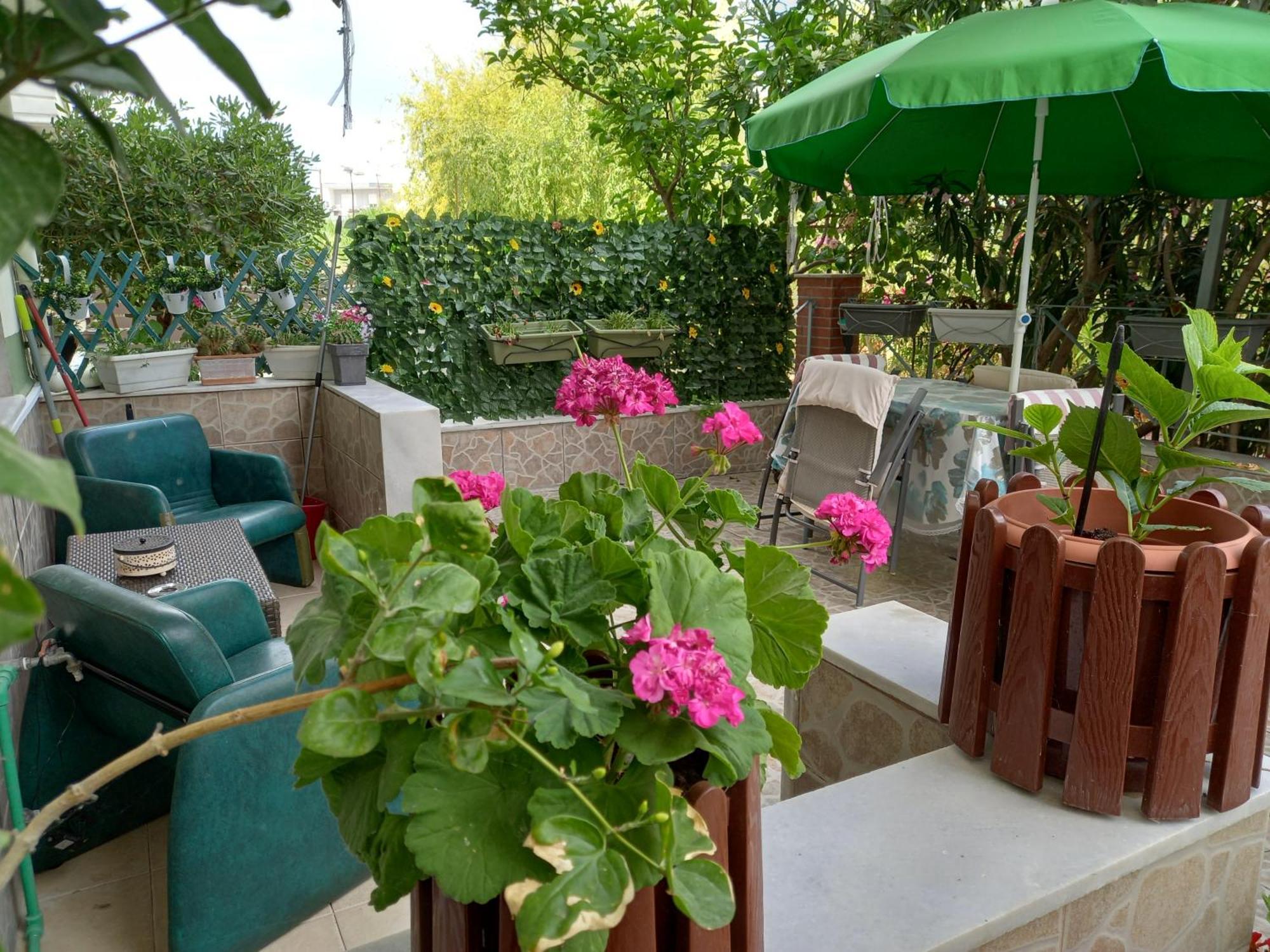 Peramos Apartments Néa Péramos Dış mekan fotoğraf